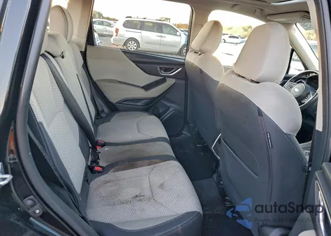 2021 Subaru Forester Premium z USA, uszkodzony, nr VIN JF2SKAFC8MH435805